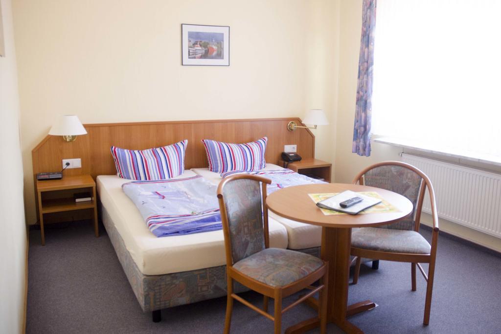 Zum Wikinger Otel Neßmersiel Oda fotoğraf